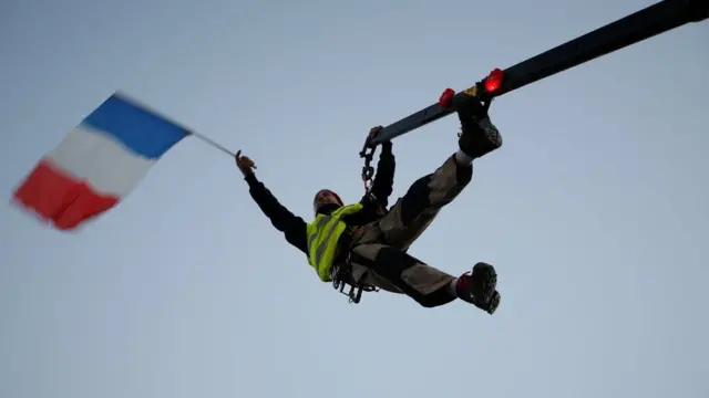 متظاهر في فرنسا