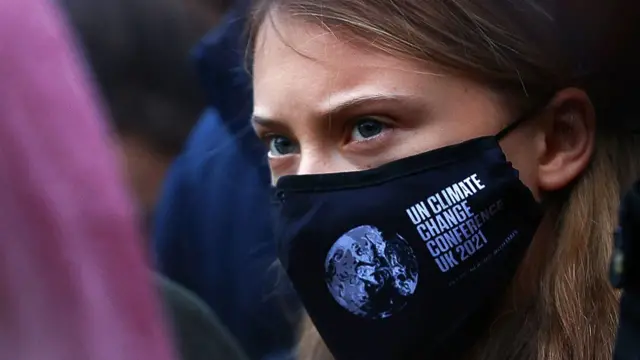 نشست اقلیمی گلاسکو: هیات‌های بیش از ۱۲۰ کشور جهان در تلاش برای مقابله با تغییرات اقلیمی در گلاسکو گرد هم آمدند. گرتا تونبرگ، فعال نوجوان خواهان اقدام "سریع و جدی" برای کاهش گازهای گلخانه‌ای شد