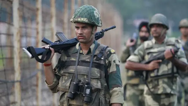 नियंत्रण रेखा के पास सेना