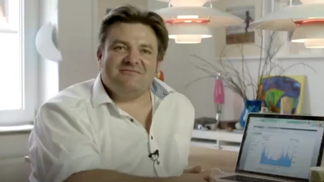 তিনি বলেন, সাঁতার কেটে অফিসে যাওয়ায় তার সময়ও বাঁচে, টেনশনও থাকে না