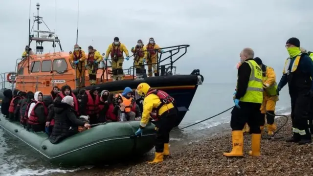 ارتفع عدد الأشخاص الذين يعبرون القنال الإنجليزي هذا العام