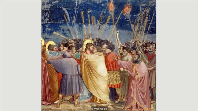 文艺复兴时期的艺术家通常把加略人犹大画成黄色，比如这幅乔托（Giotto，意大利画家，被誉为"欧洲绘画之父"）画在意大利帕多瓦一座小教堂墙上的壁画 （绘于1304-1306年）（Credit: Wikimedia）