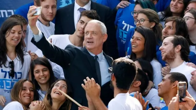 Ганц в толпе