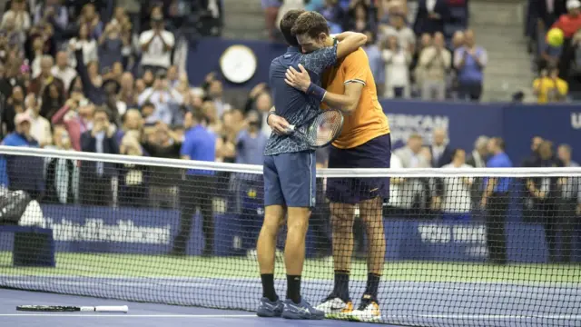 Pozdrav Đokovića i Del Potra posle meča