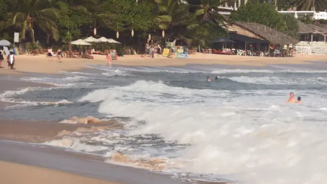 "මිරිස්සට මේ හැමදේම ඕන. DJ සංගීතයත් ඕන. කුඩා අවන්හලුත් ඕන"