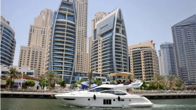 أبراج سكنية راقية في منطقة دبي مارينا