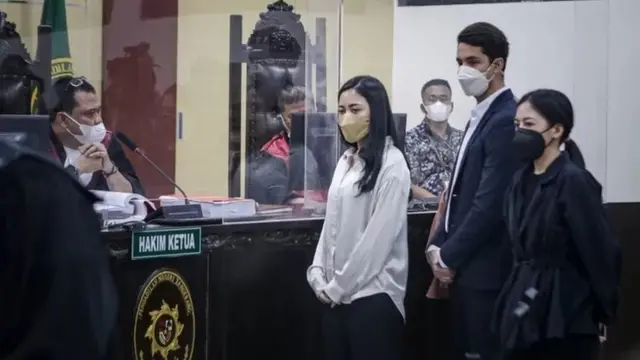 Rachel Vennya mengaku membayar Rp40 juta kepada pihak yang membantunya meloloskan diri dari karantina selepas pulang dari Amerika Serikat.