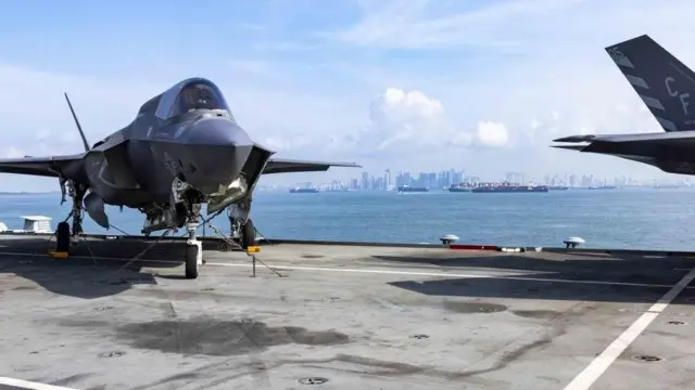 伊麗莎白女王號7月26日在新加坡附近的照片