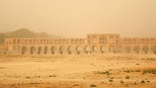 سی و سه پل اصفهان