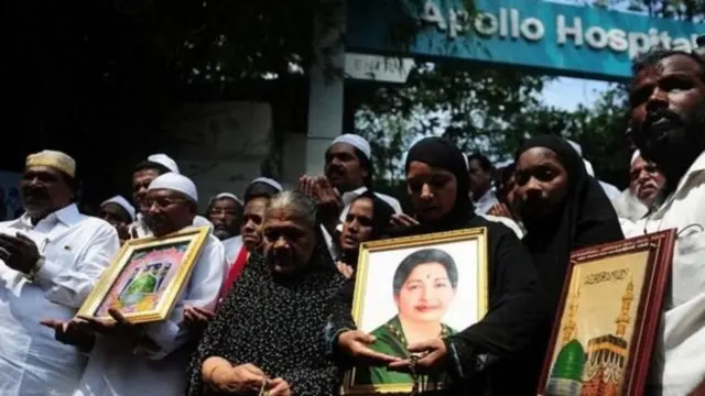 چینئی ہسپتال کے باہر ہجوم