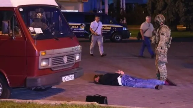 Удерживавший заложников мужчина сдался и задержан