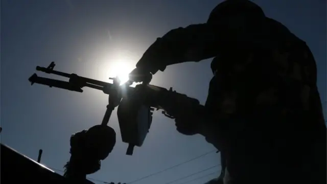 ஆப்கன் அரசாங்கப் படைவீரர்.