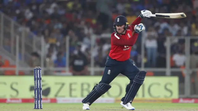 இங்கிலாந்தின் ஜேசன் ராய் செய்த ஒரு டிரைவ்