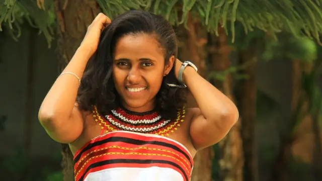 Mihirat Kadiir uffata aadaa uffachuus ni jaallatti