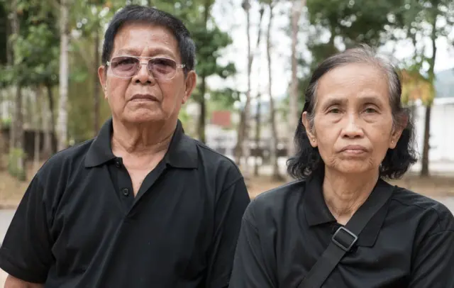 新年春武里府交通事故死者Hathaitip Modpai的父母