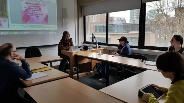 ชั้นเรียนภาพยนตร์ศึกษาที่โซแอส