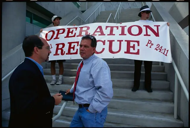 Cartel de la organización Operation Rescue