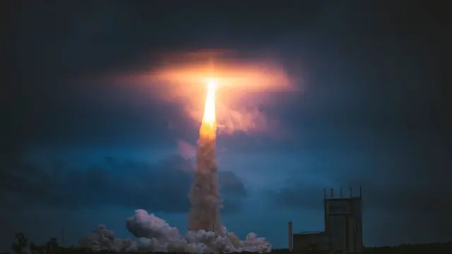 Lanzamiento del telescopio espacial James Webb