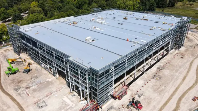 Kubaka ikigo cy'Ubwongereza cyo gukora inkingo (VMIC) byarihutishijwe cyane