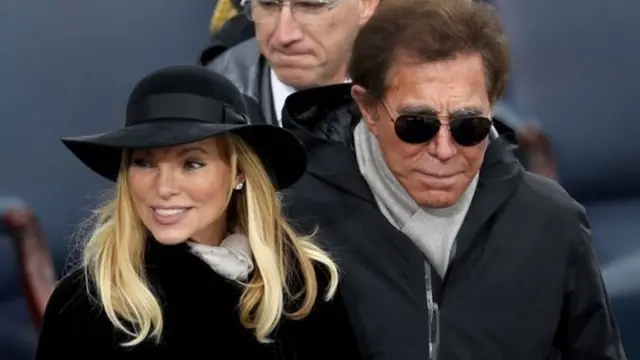 Steve Wynn dan istri keduanya Andrea Hissom