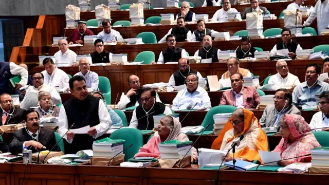 ২০১৯-২০ অর্থবছরের জন্য পাঁচ লাখ ২৩ হাজার কোটি টাকার বাজেট পেশ করা হয়েছে।