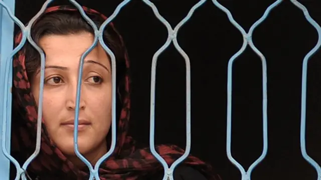 نالوستې مېرمنې