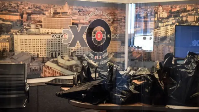 Estudio de Radio Ekho, uno de los medios cerrados en Rusia por cubrir la invasión de Ucrania