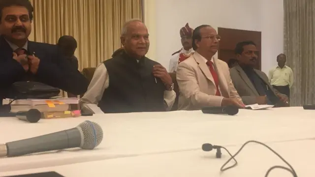 சர்ச்சையில் முடிந்த ஆளுனரின் செய்தியாளர் சந்திப்பு