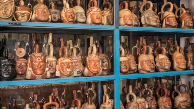 Colección de huaco retratos