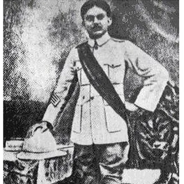 نذر اسلام نے برٹش انڈین آرمی میں شمولیت اختیار کی۔