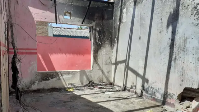 குண்டு வெடித்த வீடு