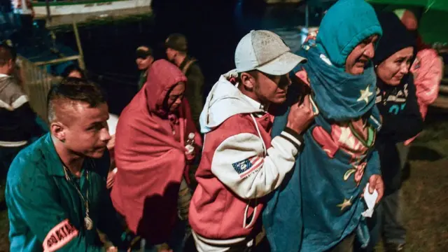 Sobrevivientes que fueron rescatados tras el accidente.