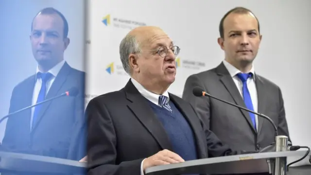 Марк Вулф во время визита в Украину