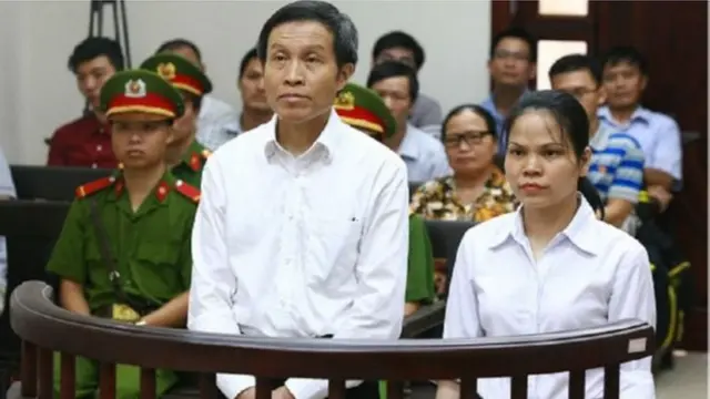 'Phiên tòa công khai' nhưng nhiều nhà hoạt động, nhà báo tự do bị ngăn cản trên đường đến dự