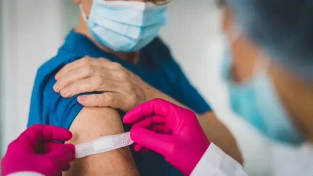 La peur des aiguilles est l'une des principales raisons pour lesquelles de nombreuses personnes hésitent à se faire vacciner, selon une étude