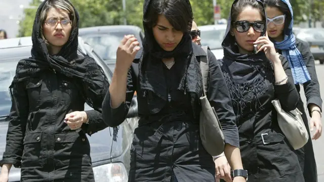 وزارت ارتباطات تعداد سیم کارتهای فعال در ایران را دو ماه پیش حدود ۸۳ میلیون اعلام کرد