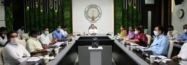 2014 తర్వాత చంద్రబాబు, జగన్ ప్రభుత్వాలలో రెండు డీఎస్సీ నోటిఫికేషన్లు వచ్చాయి.