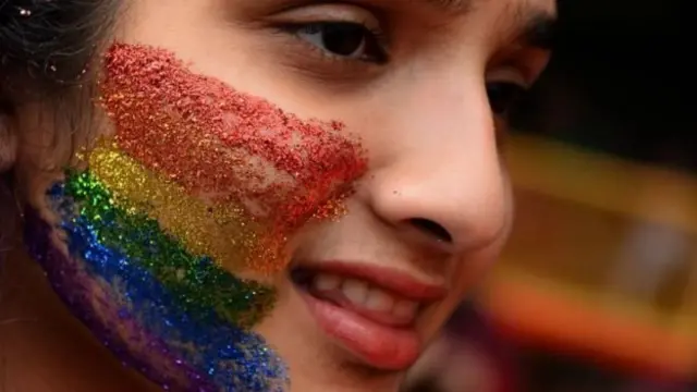 ஒருபாலின சேர்க்கைக்கு இந்தியாவில் அனுமதி: இலங்கையில் ஏற்படுத்திய தாக்கம் என்ன?