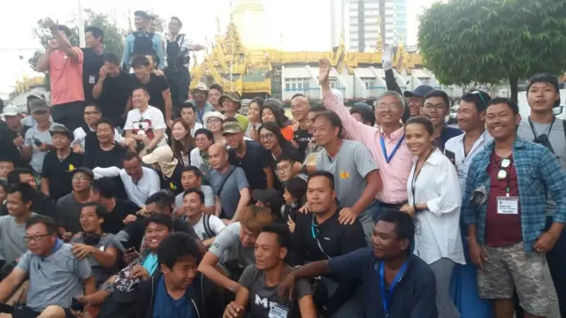 ရုပ်ရှင် အဖွဲ့သားတွေ စုံစုံလင်လင်