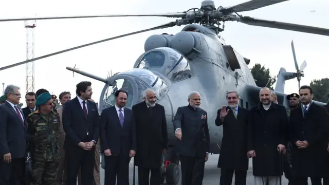 درې چورلکې تېر نومبر افغانستان ته د لومړي وزير نرېندرا مودي د يوۀ سفر په ترڅ کې وسپارل شوې او ټاکل شوې چې څلورم هغه يې هم ډېر ژر وسپارل شي.