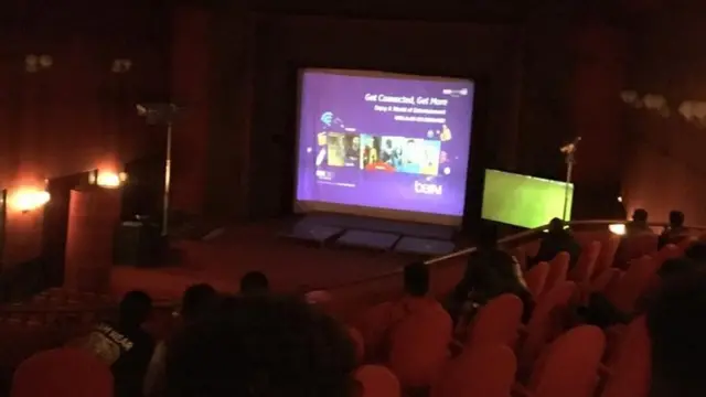 ኣብ ጎደና ሰማእታት ዝርከብ ሲነማ ሮማ፡ ክንዲ ፊልምታት ኤርትራ ጸወታታት ፕሪሚየር ሊግ ዓዲ ኢንግሊዝ ዝርኣየሉ ሲነማ ኮይኑ ኣሎ