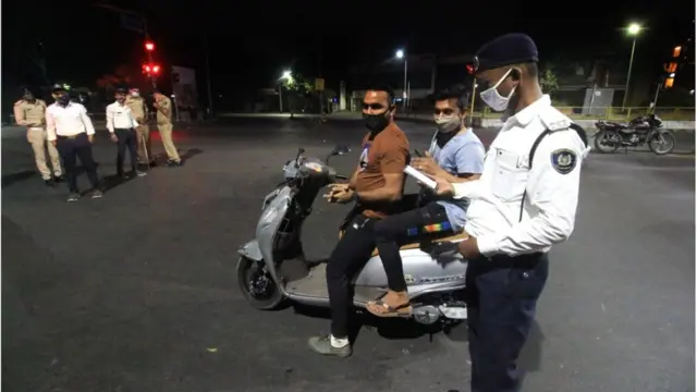 અમદાવાદમાં કર્ફ્યુની પરિસ્થિતિ