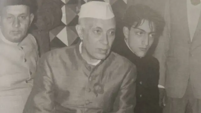प्रधान मंत्री जवाहर लाल नेहरू के साथ पटौदी