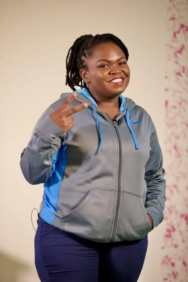 Everlyne alimua kutowasalimu watu kwa mikono kutokana na kwamba mikono yake ilikuwa inatoka jasho jingi