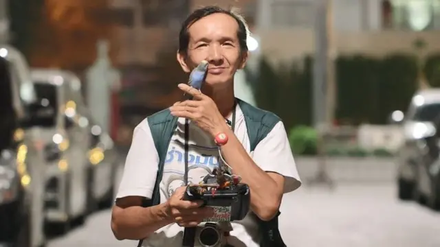 นกสีฟ้าสุดเชื่อง