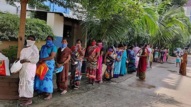 వలస కూలీలు, పేదలను ఏటీఎం ఆదుకుంది