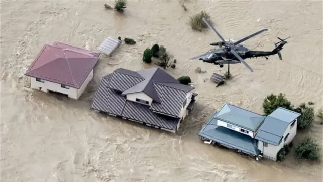 चक्रीवादळाचा जपानला तडाखा