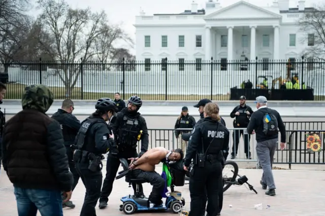 سرویس مخفی مقابل کاخ سفید