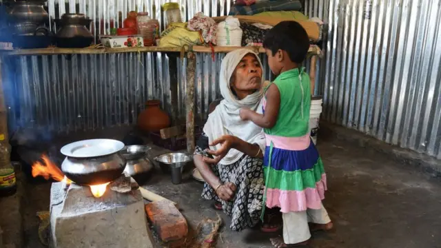 ভারতে কলকাতার অদূরে একটি রোহিঙ্গা পরিবার