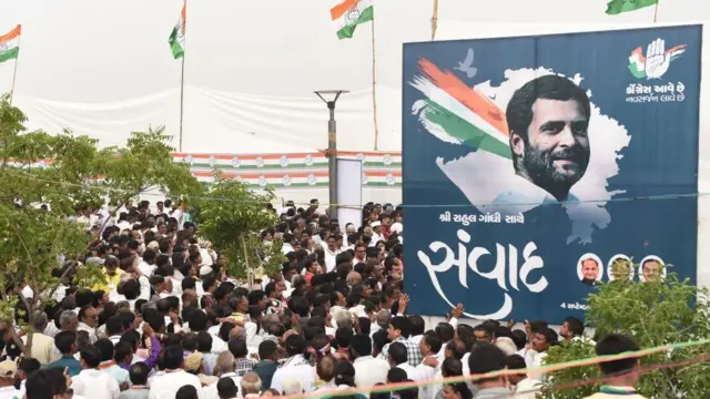 ગુજરાતમાં રાહુલ ગાંધીની રેલી સમયના દૃશ્યો